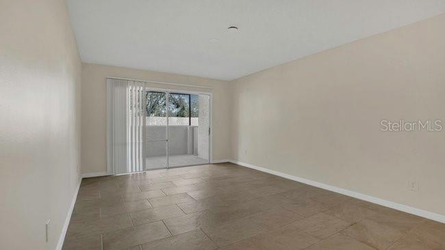 Image 16 of 28 For 648 Kenwick Circle 102
