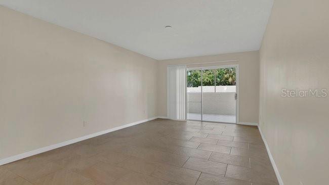 Image 17 of 28 For 648 Kenwick Circle 102