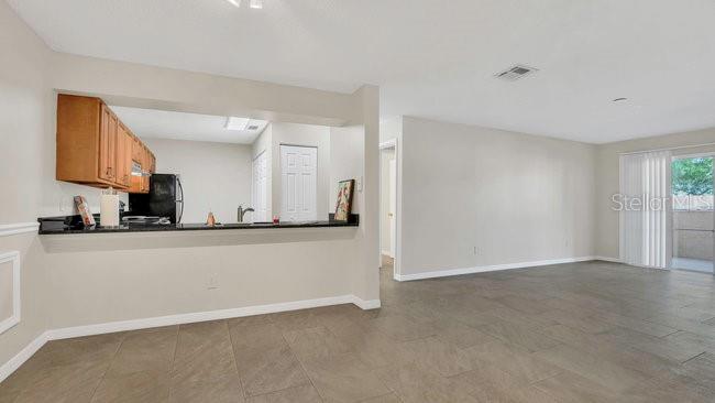 Image 4 of 28 For 648 Kenwick Circle 102