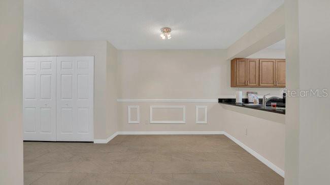 Image 5 of 28 For 648 Kenwick Circle 102