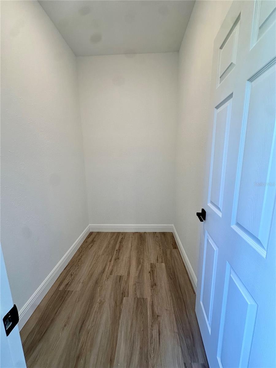 Image 22 of 25 For 2079 Barrister Street