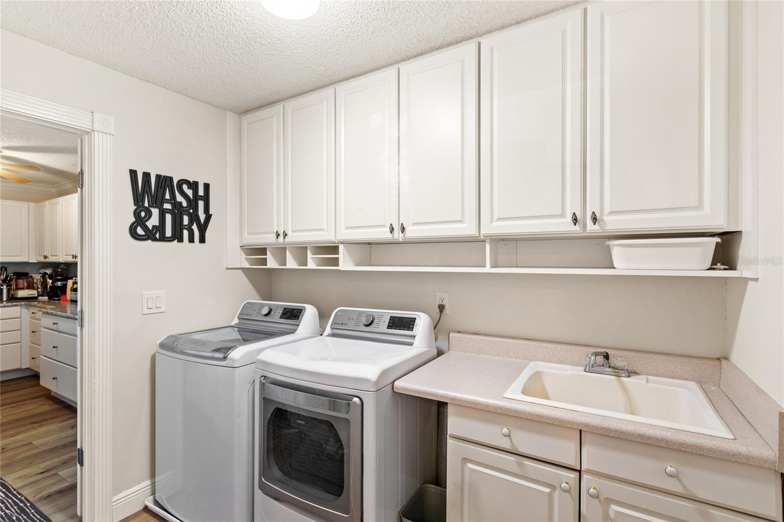 Image 16 of 49 For 315 Pickering Court