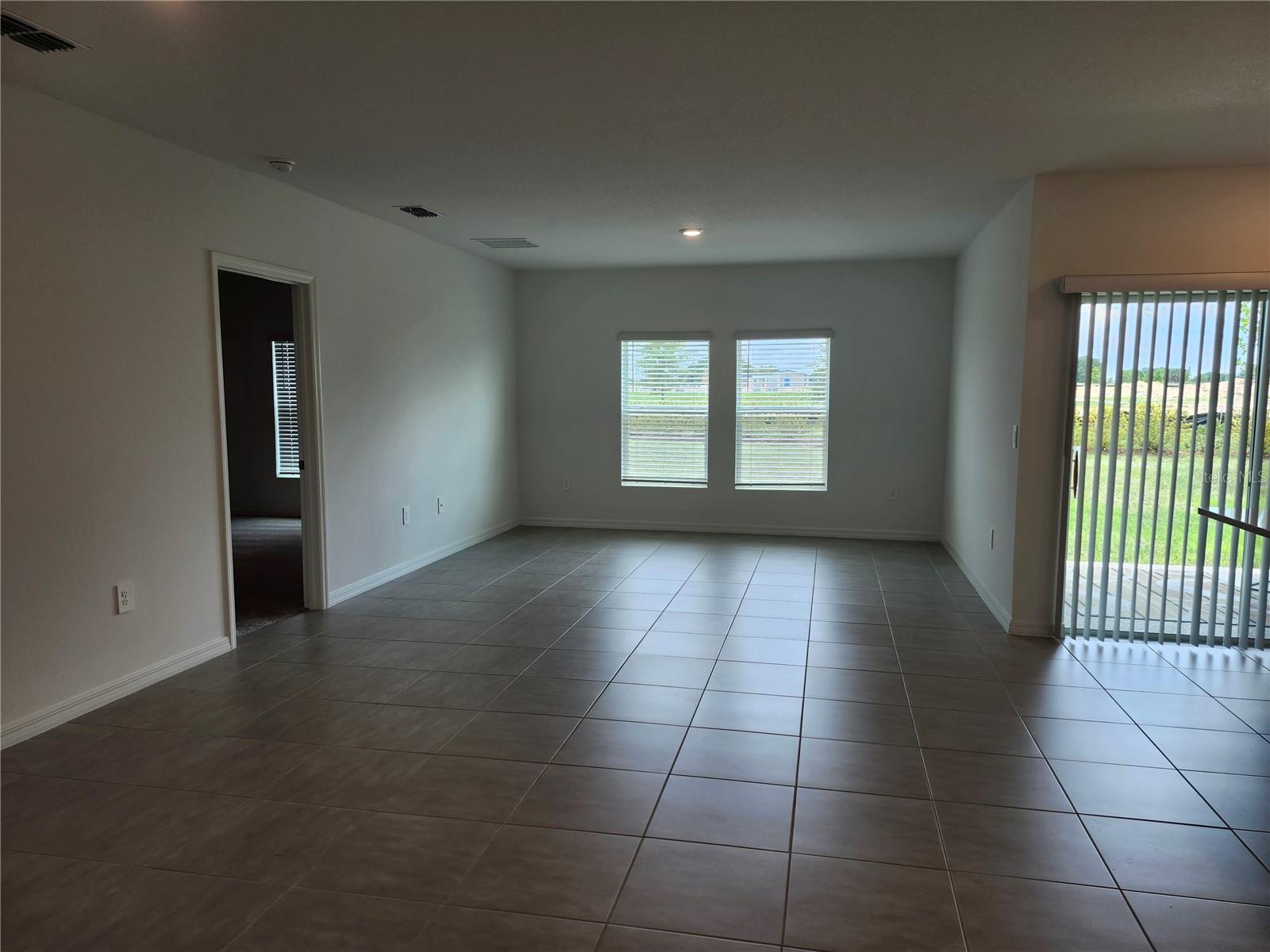Image 8 of 16 For 1009 Calico Pointe Circle