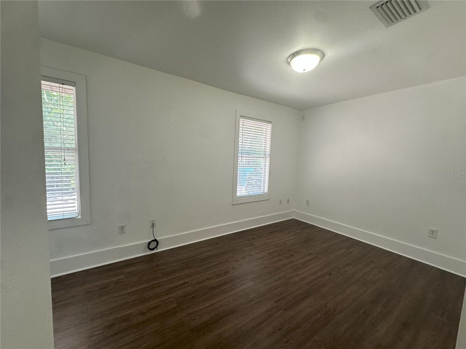 Image 8 of 23 For 2909 Jefferson Street