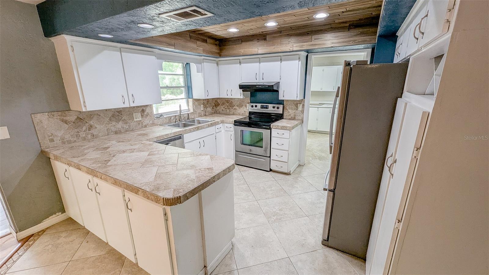 Image 12 of 34 For 2928 14th Avenue