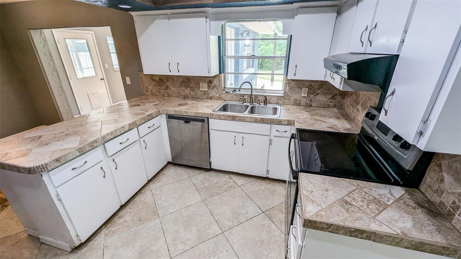 Image 3 of 34 For 2928 14th Avenue