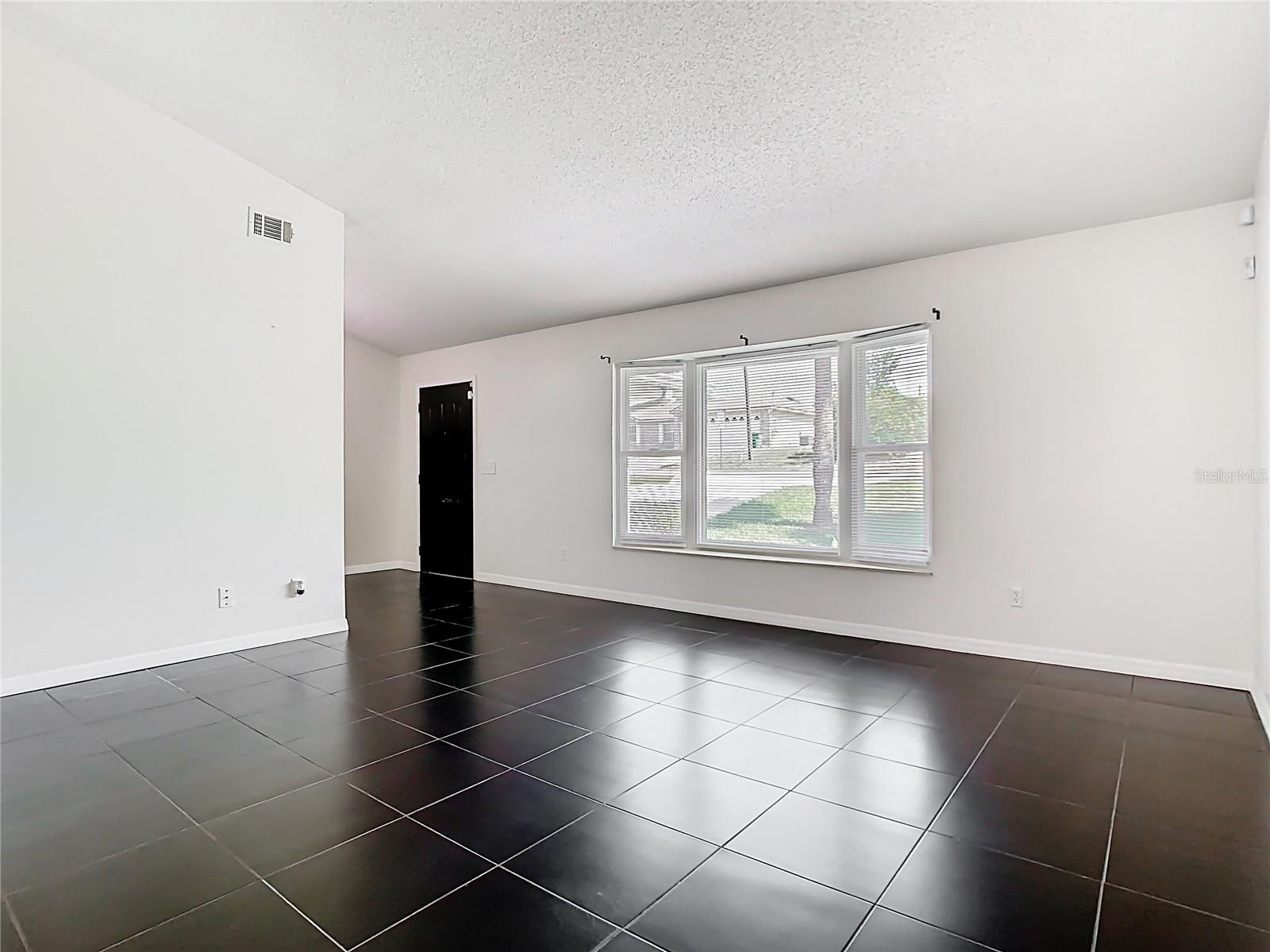 Image 10 of 87 For 1233 Gladstone Drive