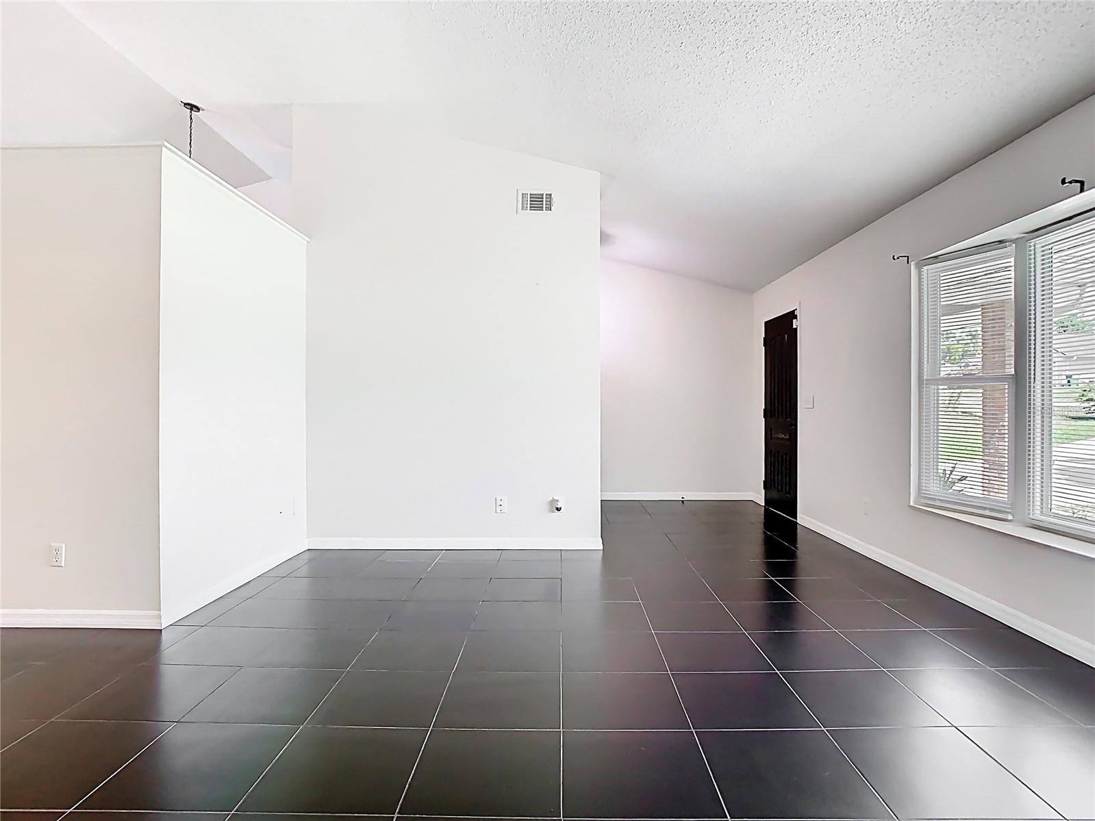 Image 11 of 87 For 1233 Gladstone Drive