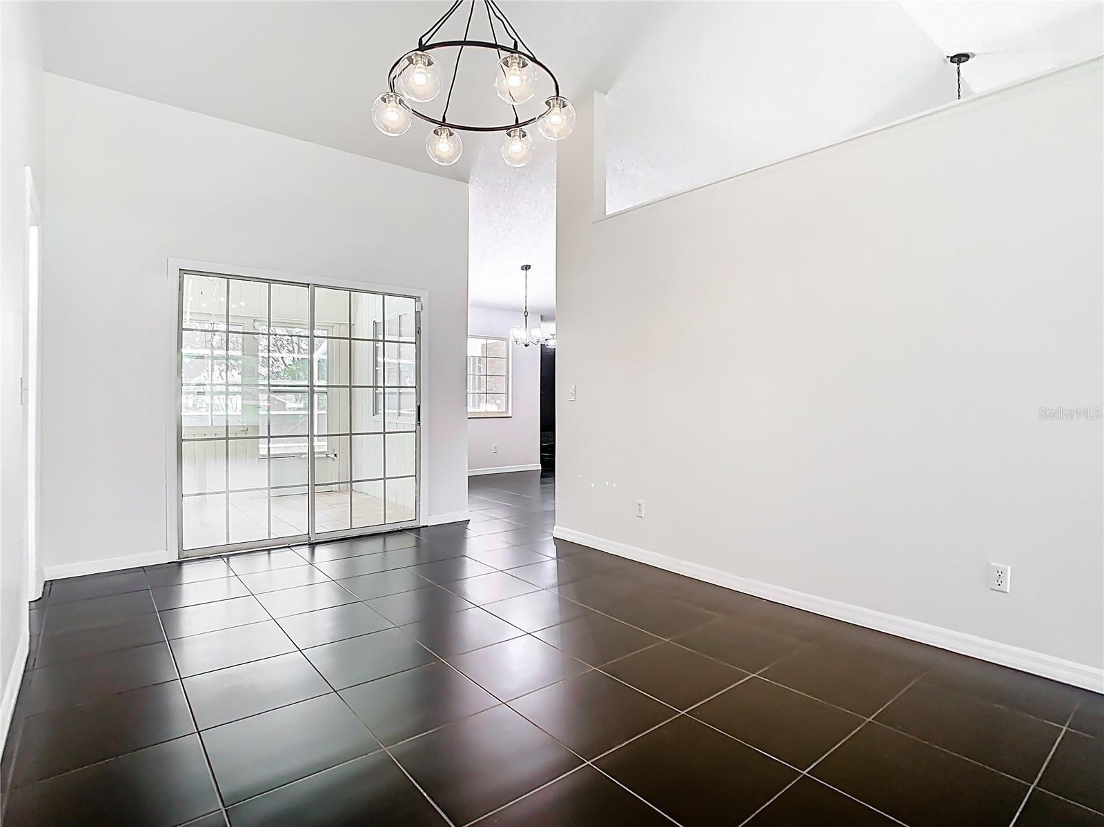 Image 13 of 87 For 1233 Gladstone Drive