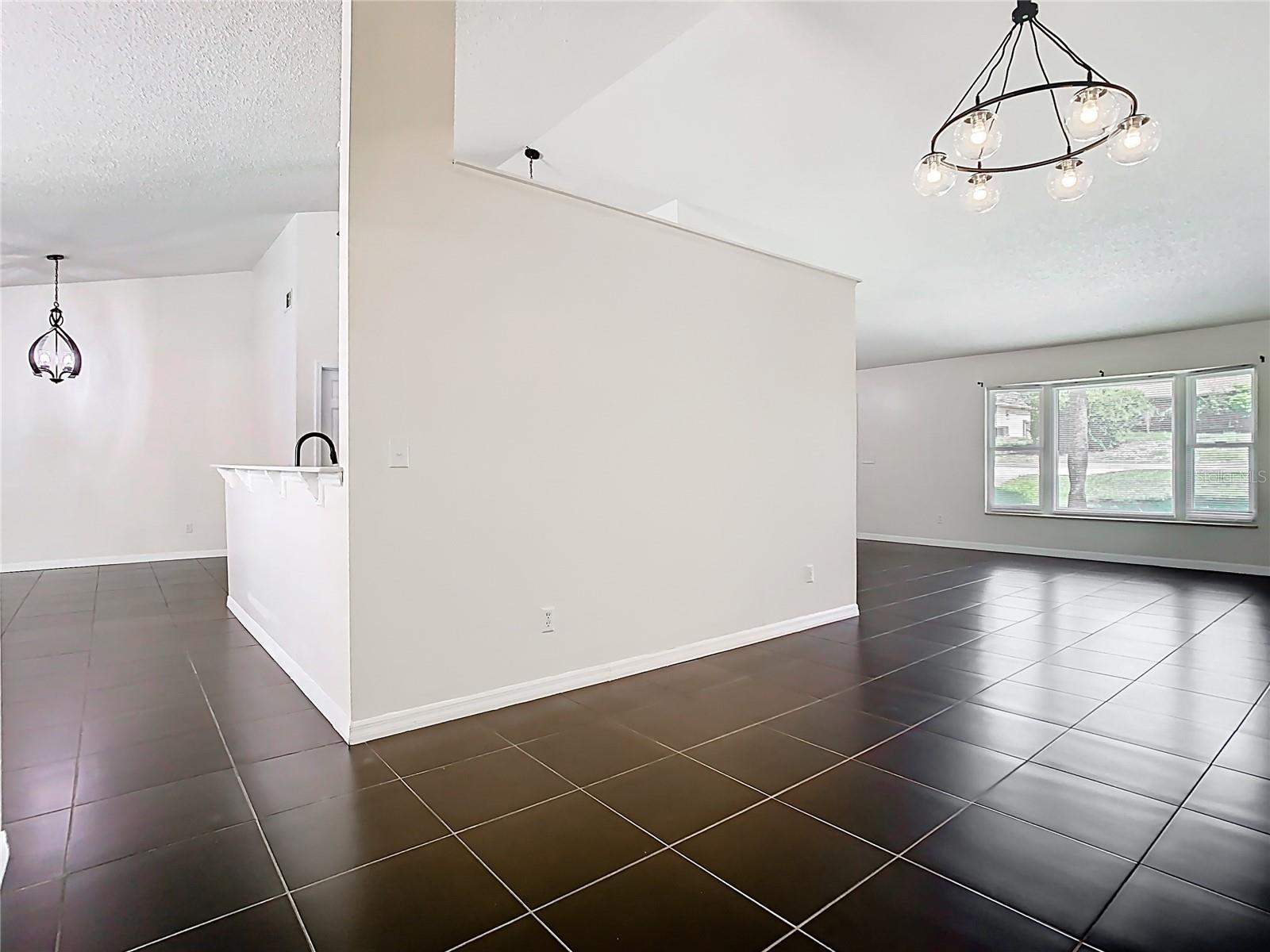 Image 14 of 87 For 1233 Gladstone Drive