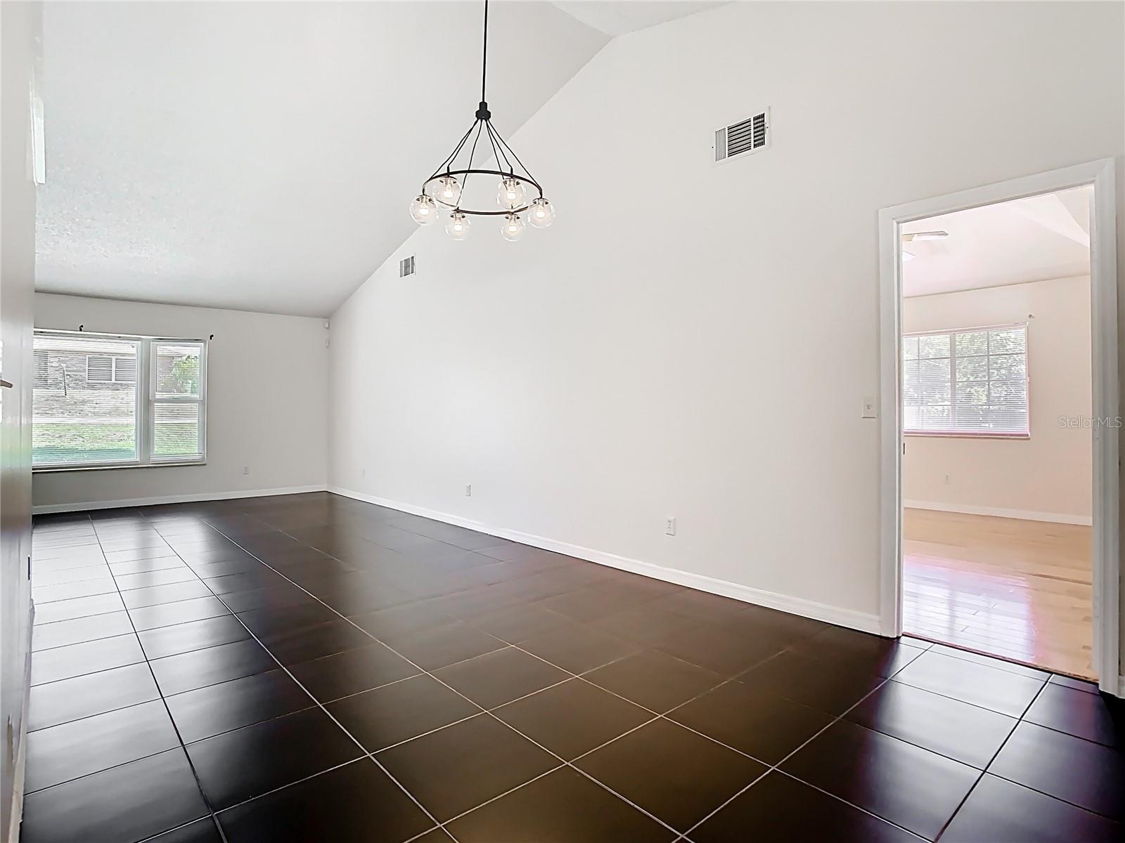 Image 15 of 87 For 1233 Gladstone Drive