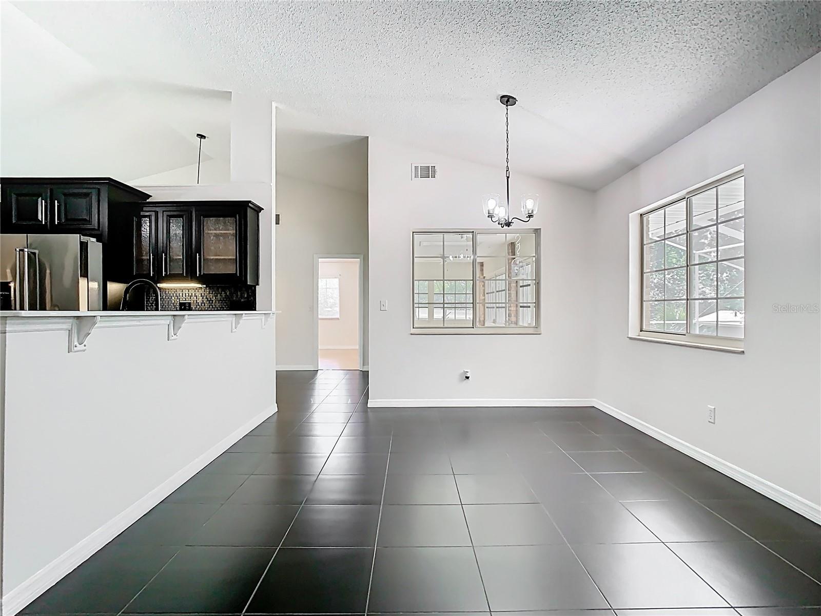 Image 19 of 87 For 1233 Gladstone Drive