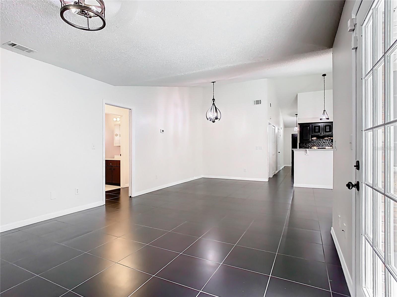 Image 31 of 87 For 1233 Gladstone Drive