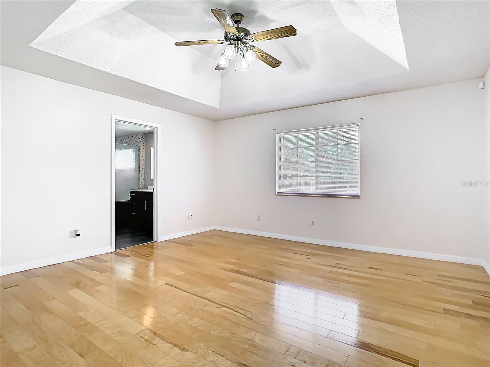 Image 32 of 87 For 1233 Gladstone Drive