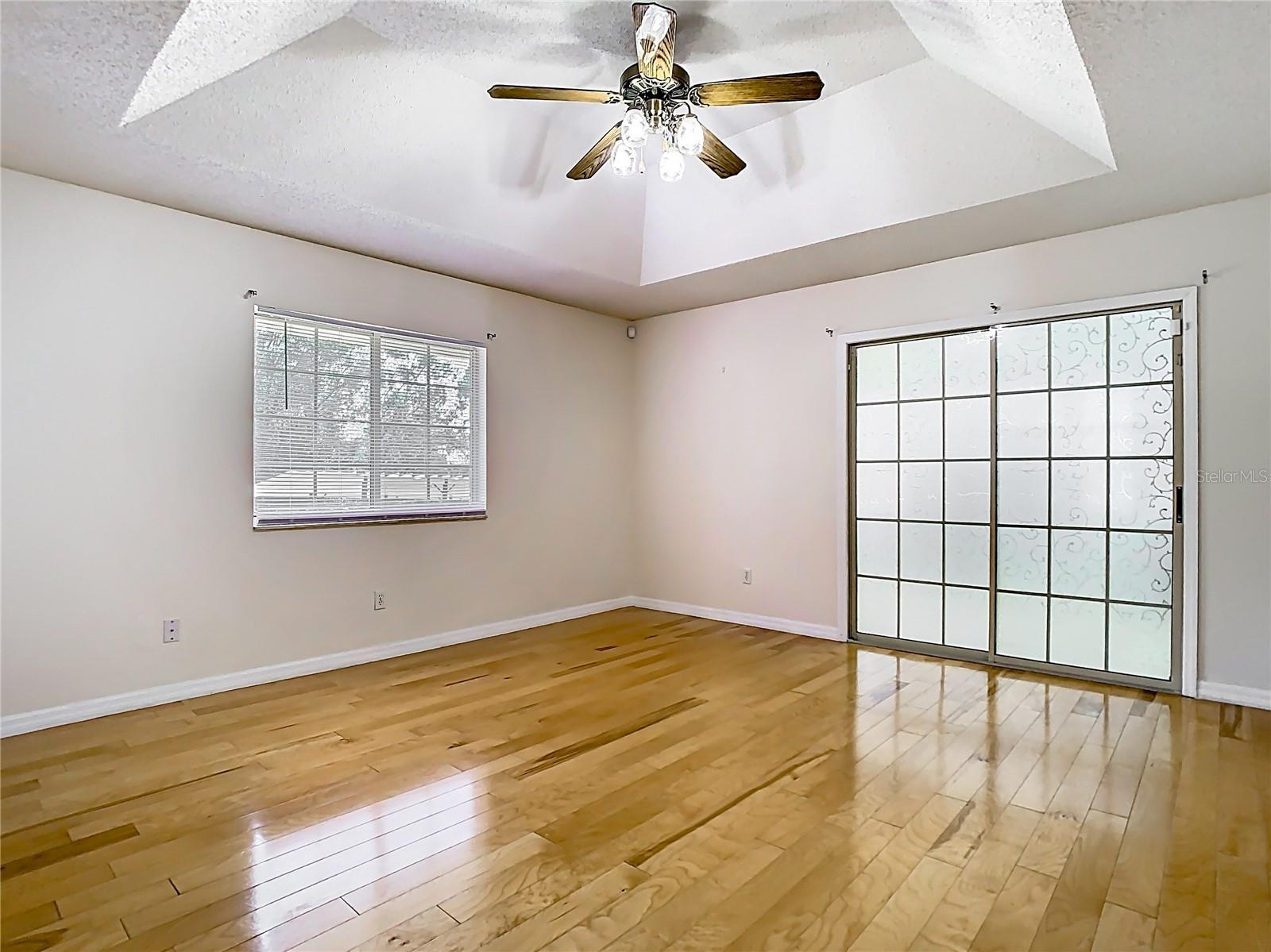 Image 33 of 87 For 1233 Gladstone Drive