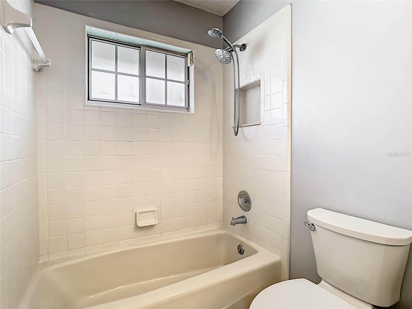 Image 45 of 87 For 1233 Gladstone Drive