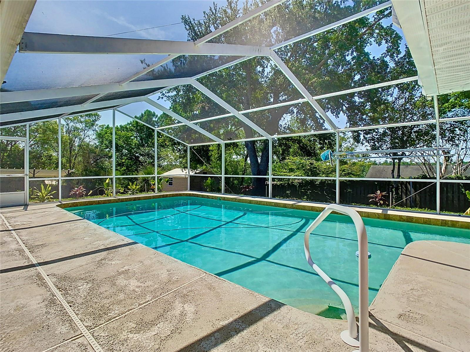 Image 60 of 87 For 1233 Gladstone Drive