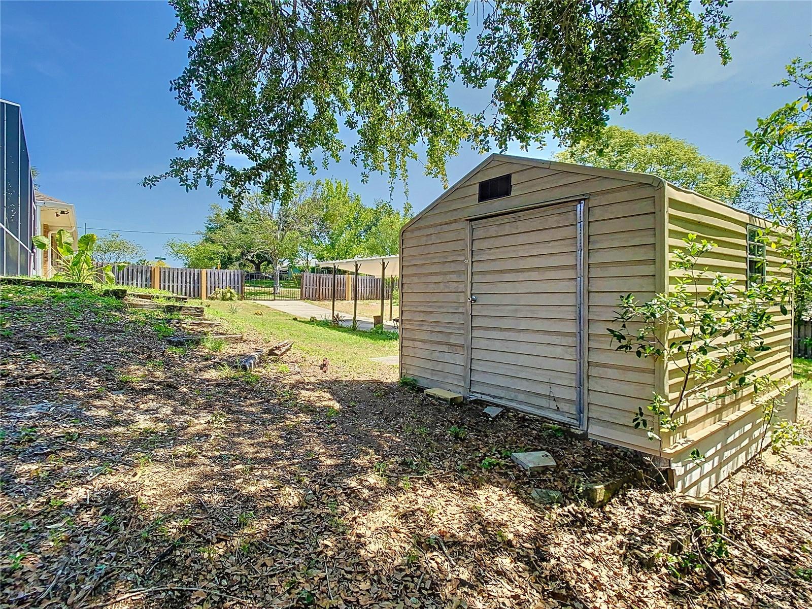Image 65 of 87 For 1233 Gladstone Drive