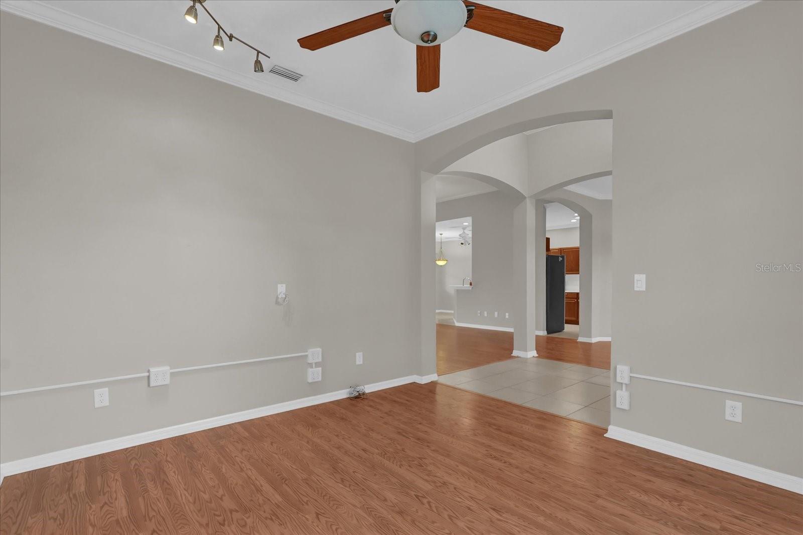 Image 4 of 32 For 3304 Bennington Ct