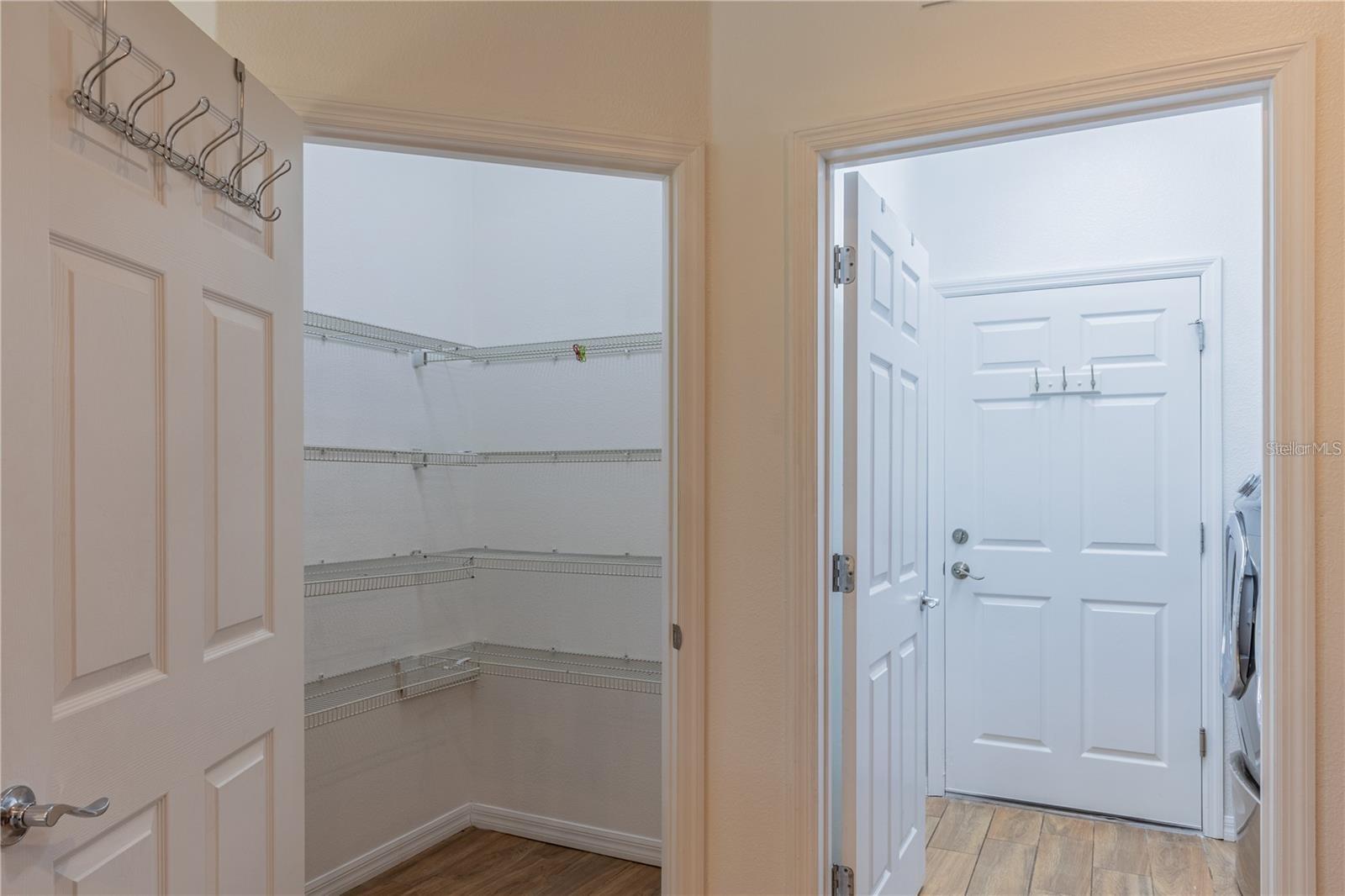 Image 10 of 25 For 519 Cadiz Dr Drive