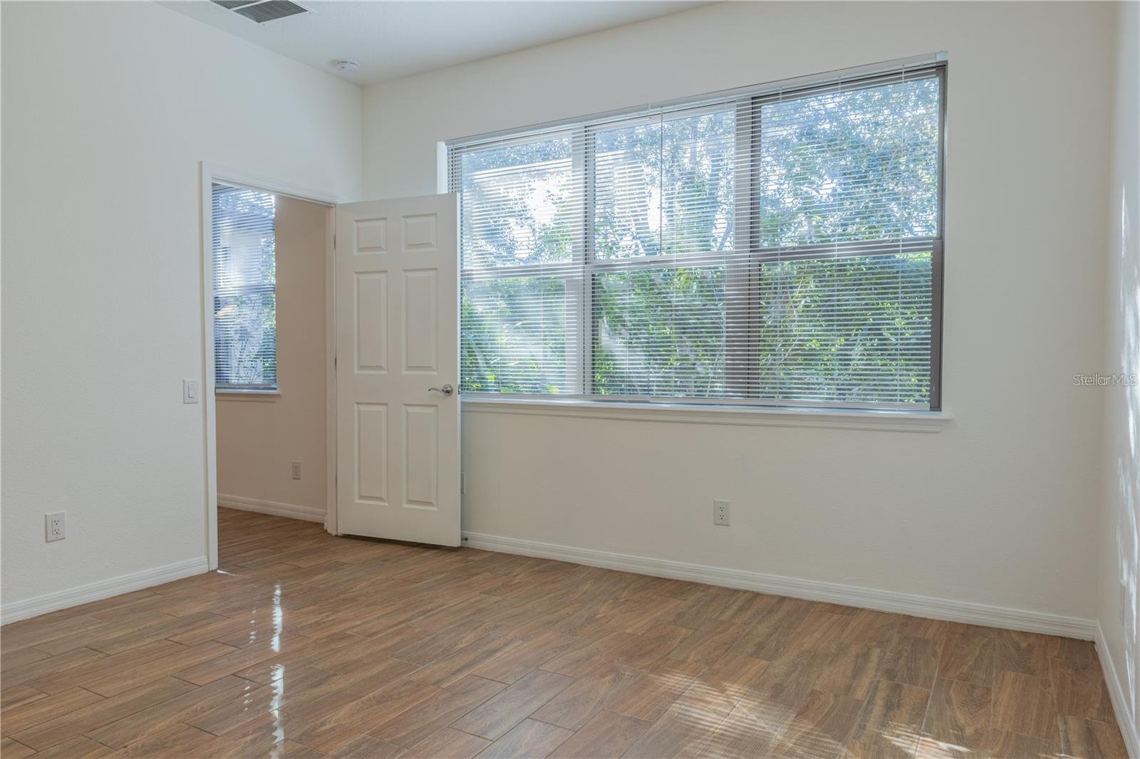 Image 15 of 25 For 519 Cadiz Dr Drive