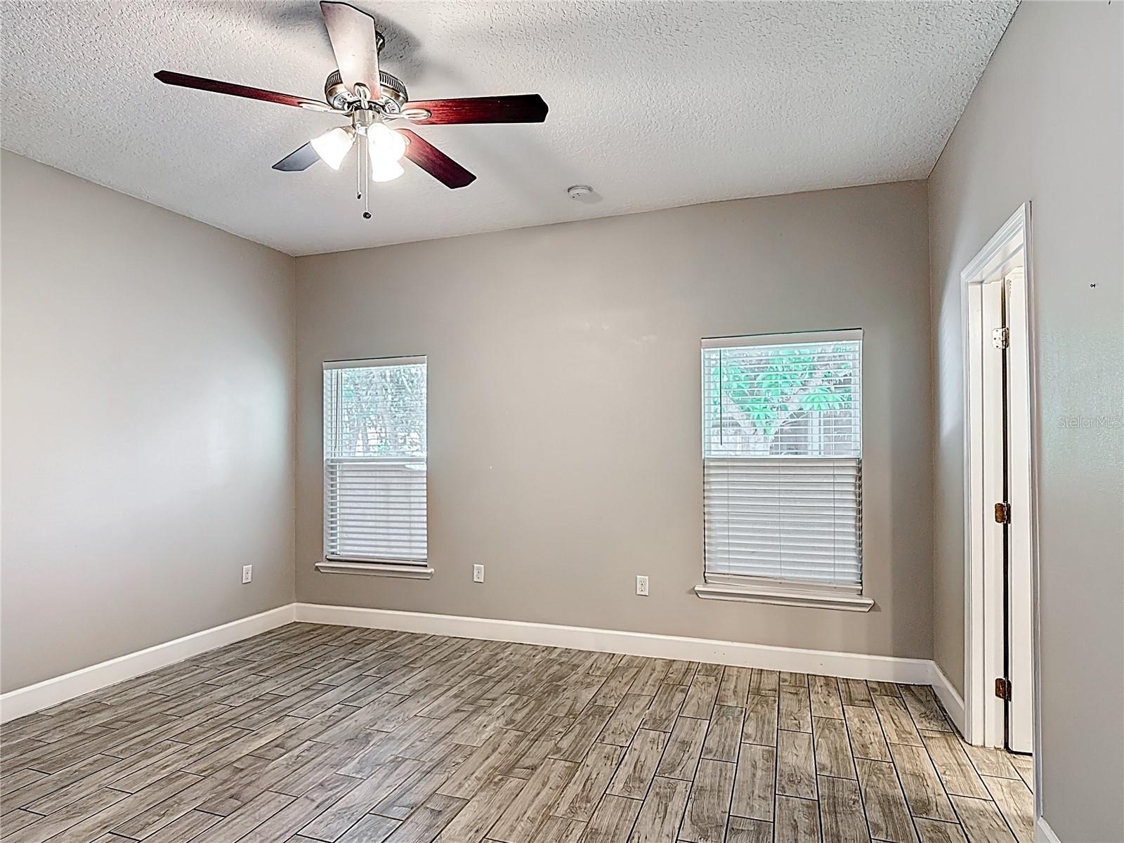 Image 13 of 28 For 344 Buenaventura Boulevard