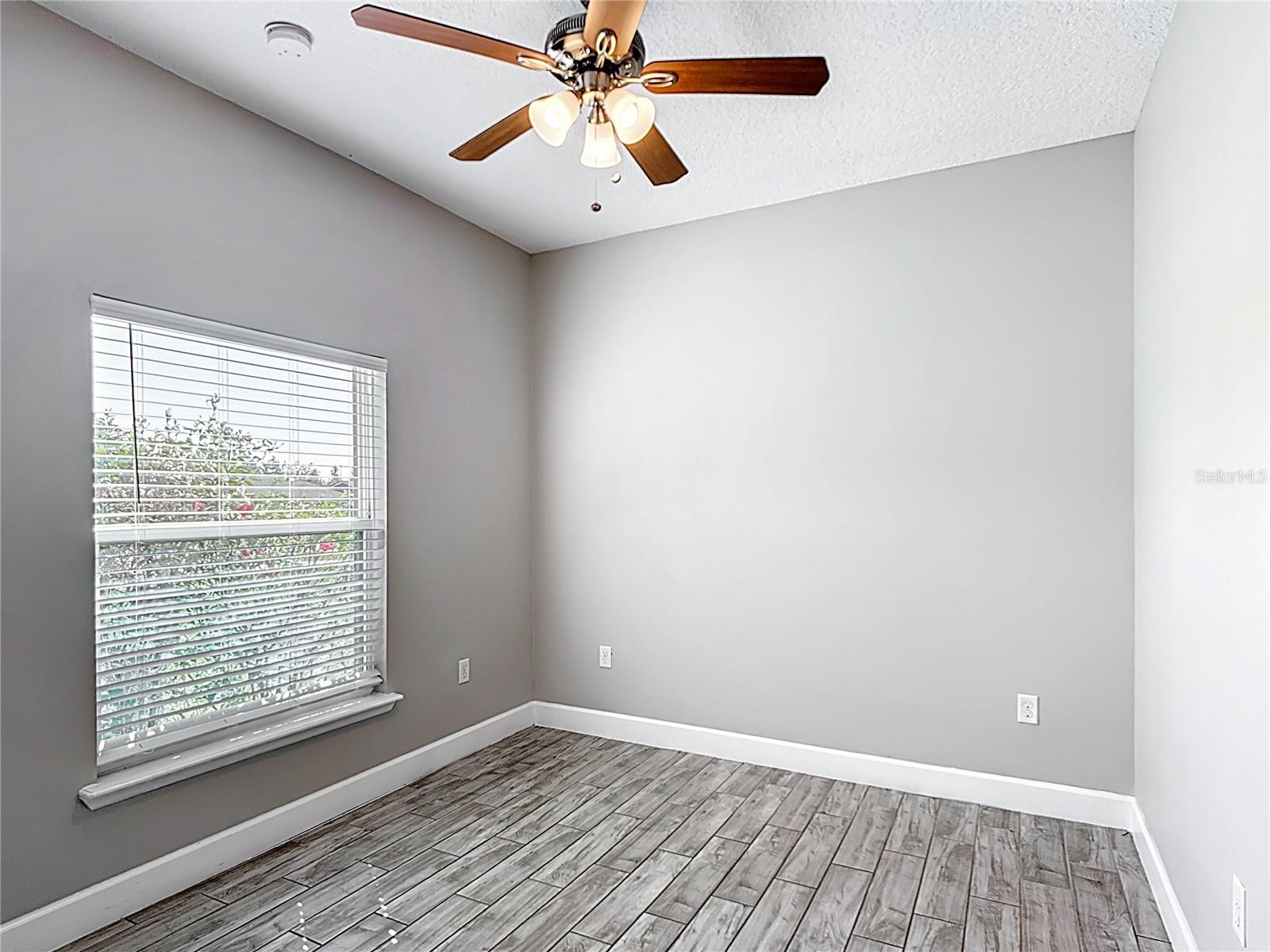 Image 18 of 28 For 344 Buenaventura Boulevard