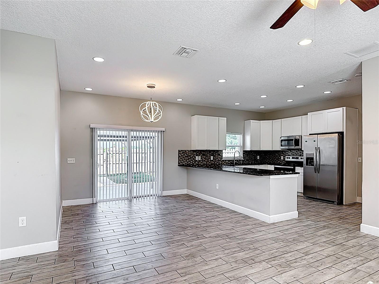 Image 4 of 28 For 344 Buenaventura Boulevard