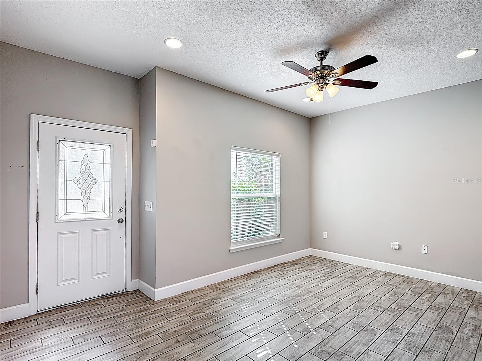 Image 6 of 28 For 344 Buenaventura Boulevard