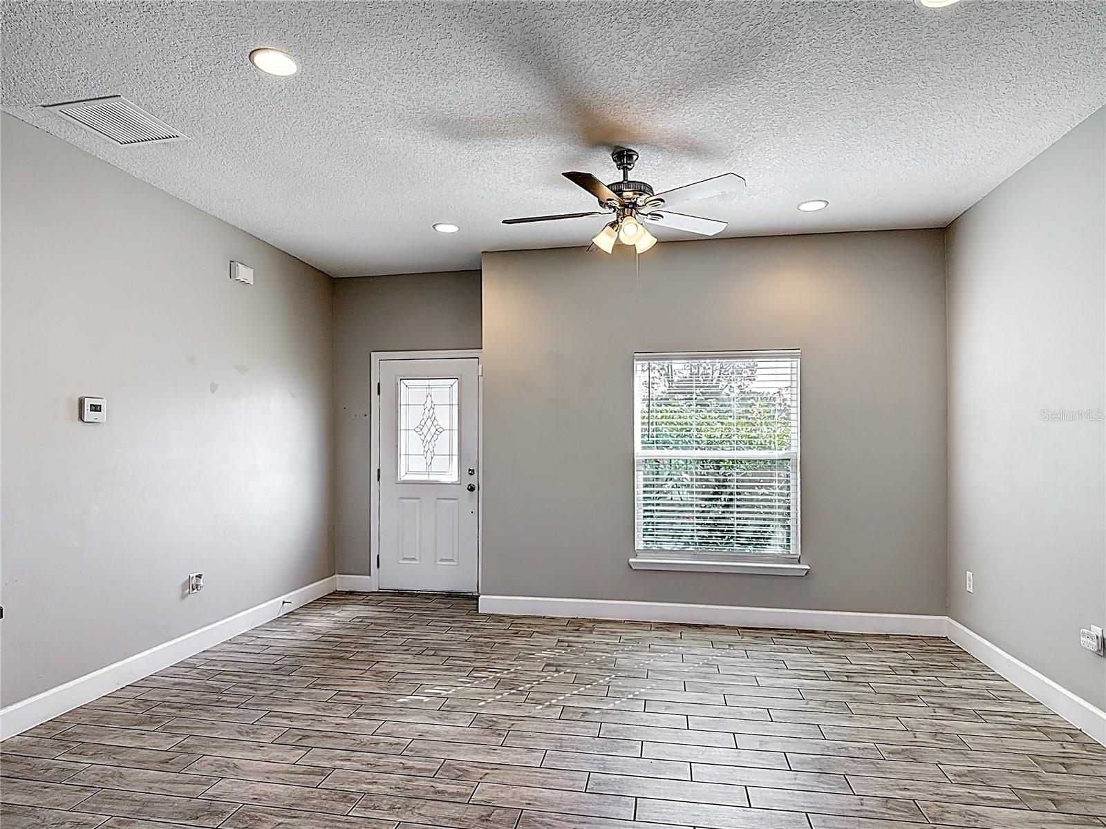 Image 7 of 28 For 344 Buenaventura Boulevard