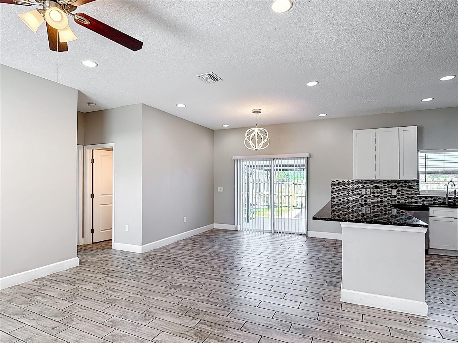 Image 8 of 28 For 344 Buenaventura Boulevard