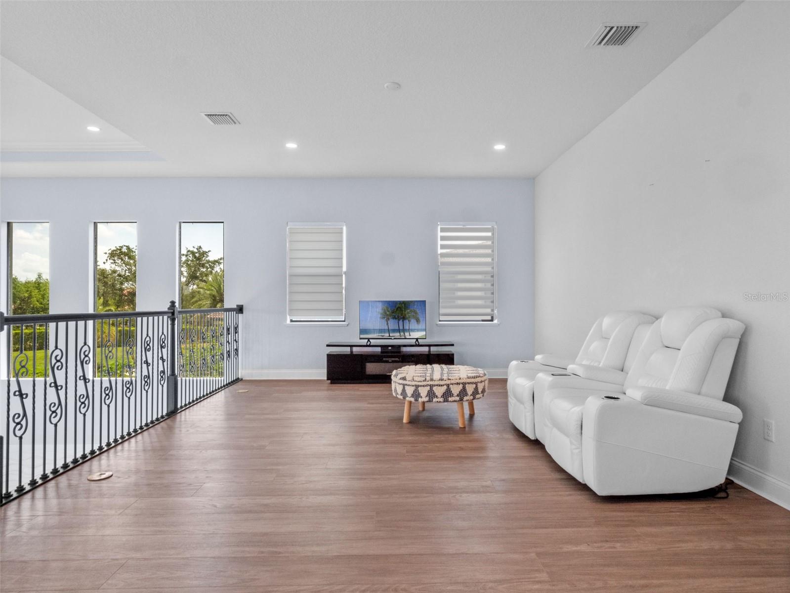 Image 69 of 99 For 4071 Isabella Circle