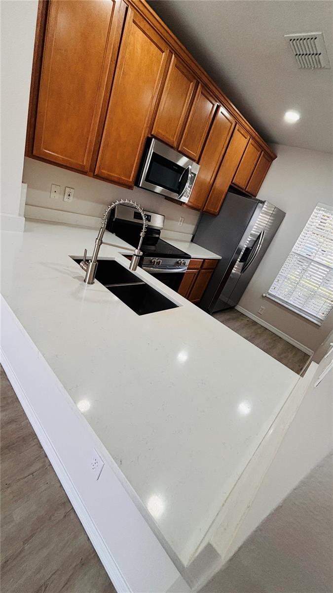 Image 5 of 30 For 10914 Savannah Wood Drive 139