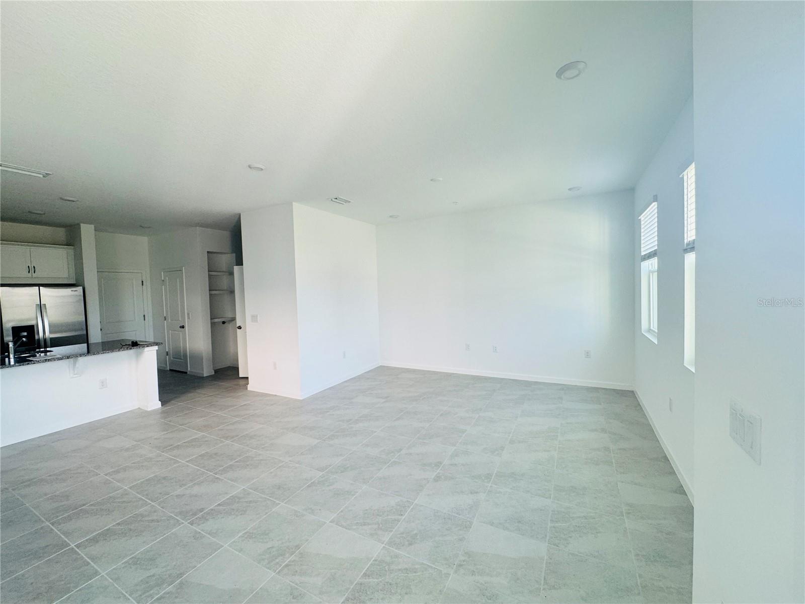 Image 5 of 30 For 3156 Gardenia Reserve Street
