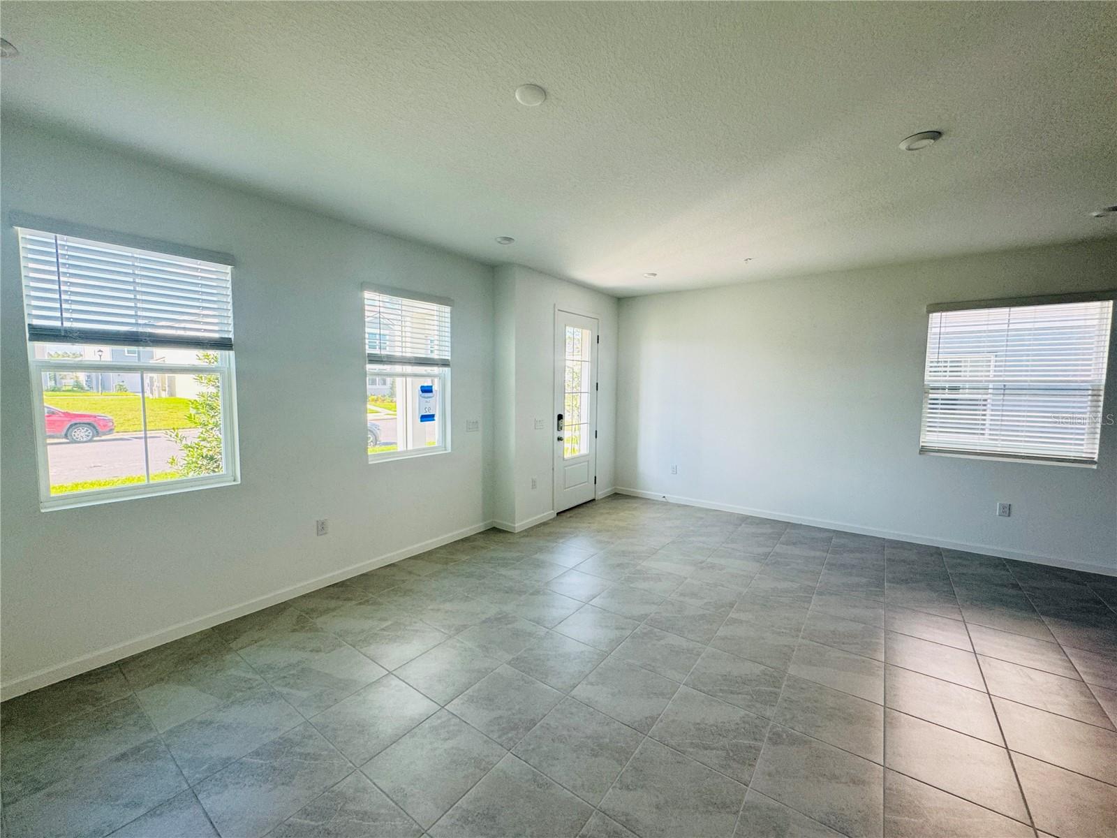 Image 8 of 30 For 3156 Gardenia Reserve Street