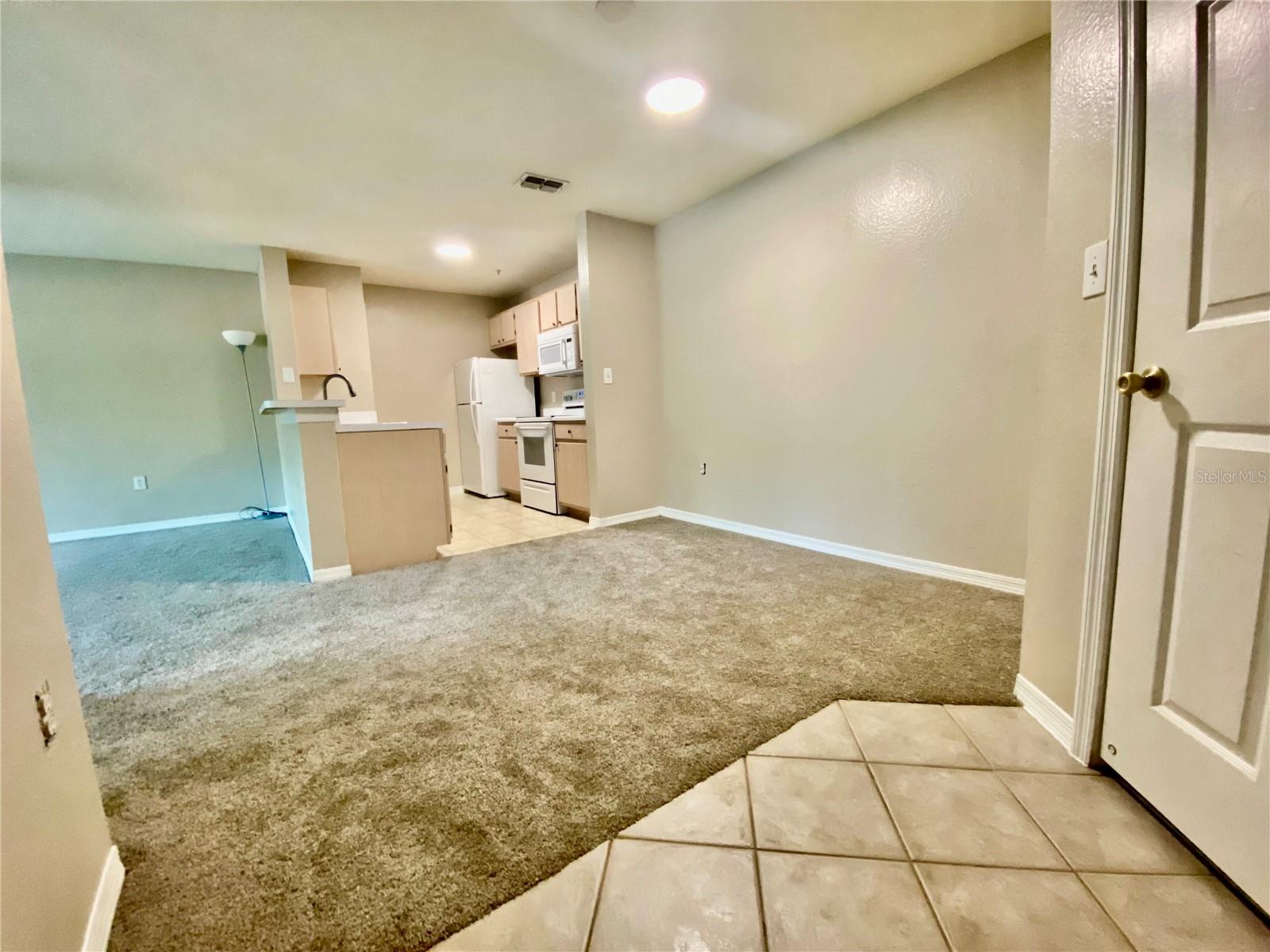 Image 13 of 22 For 5459 Vineland Road 4204
