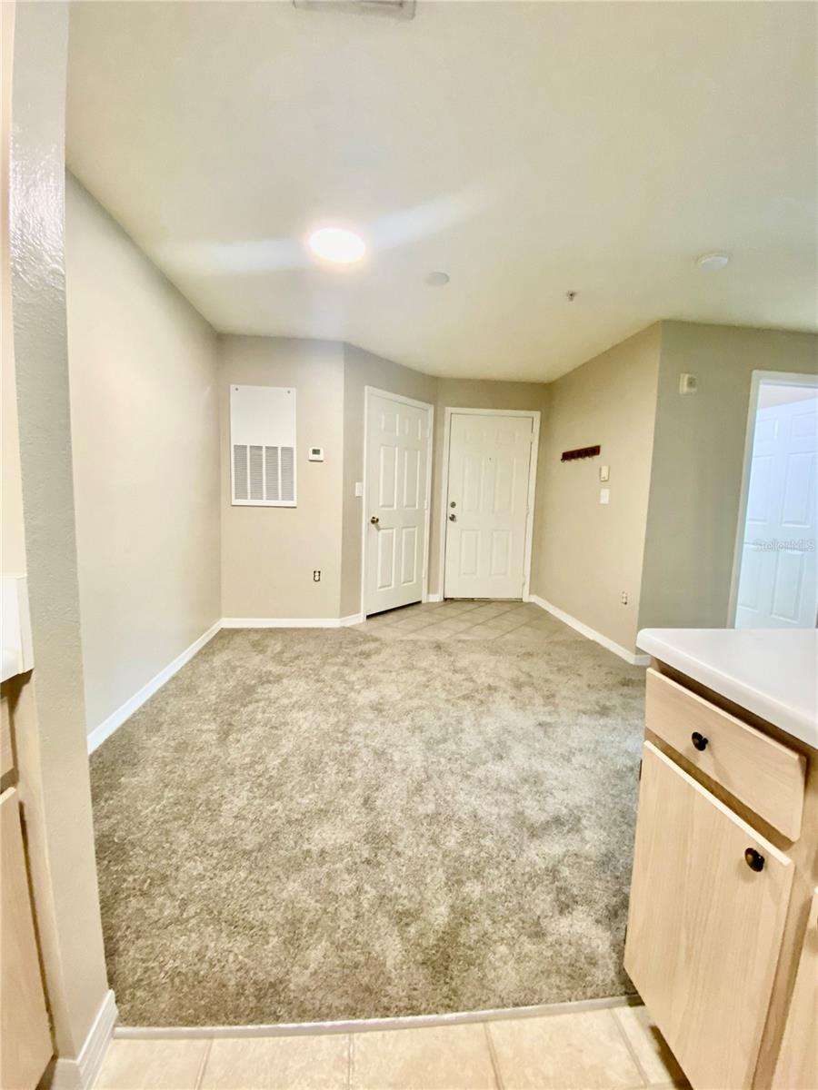 Image 14 of 22 For 5459 Vineland Road 4204
