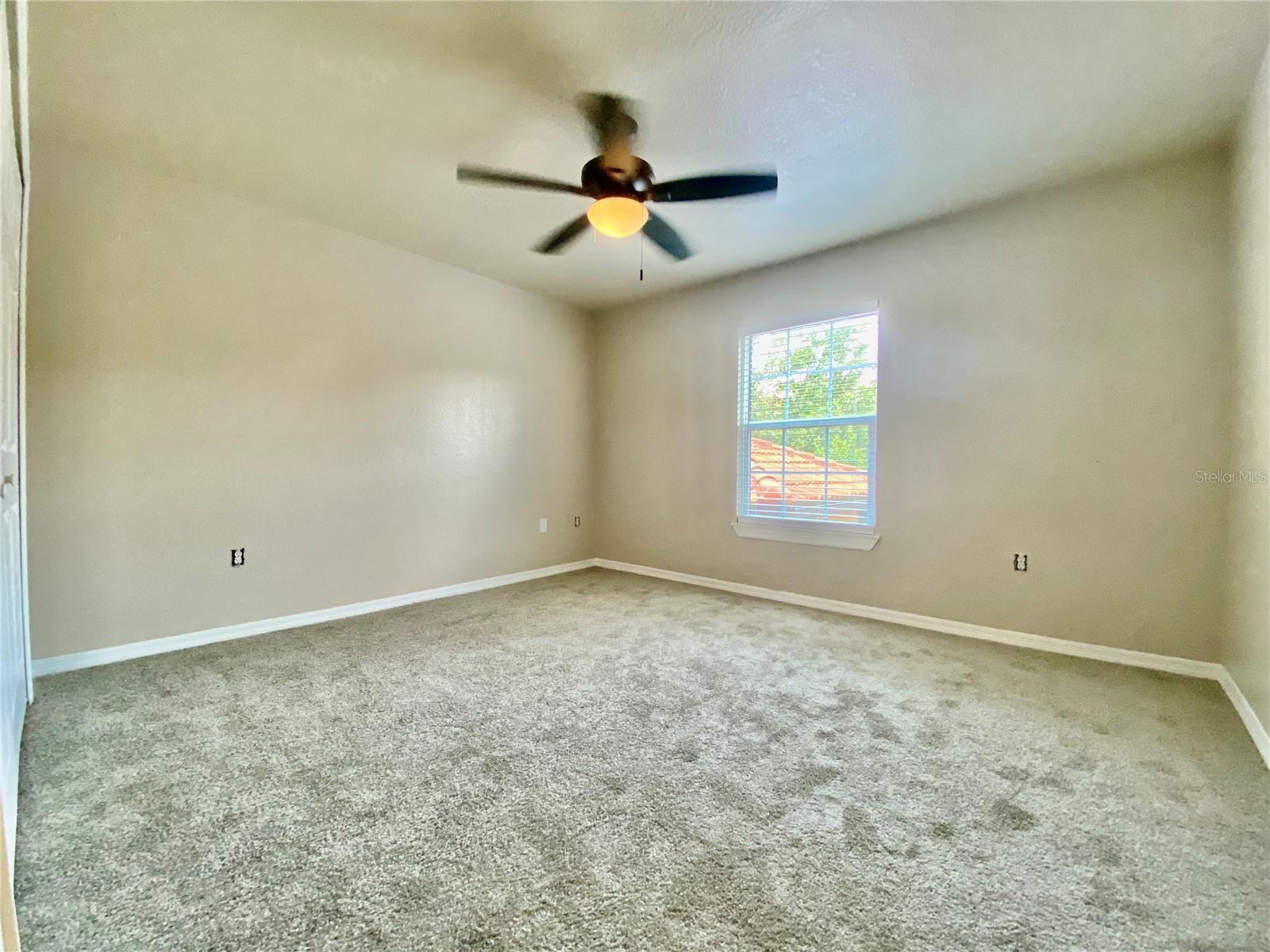 Image 17 of 22 For 5459 Vineland Road 4204