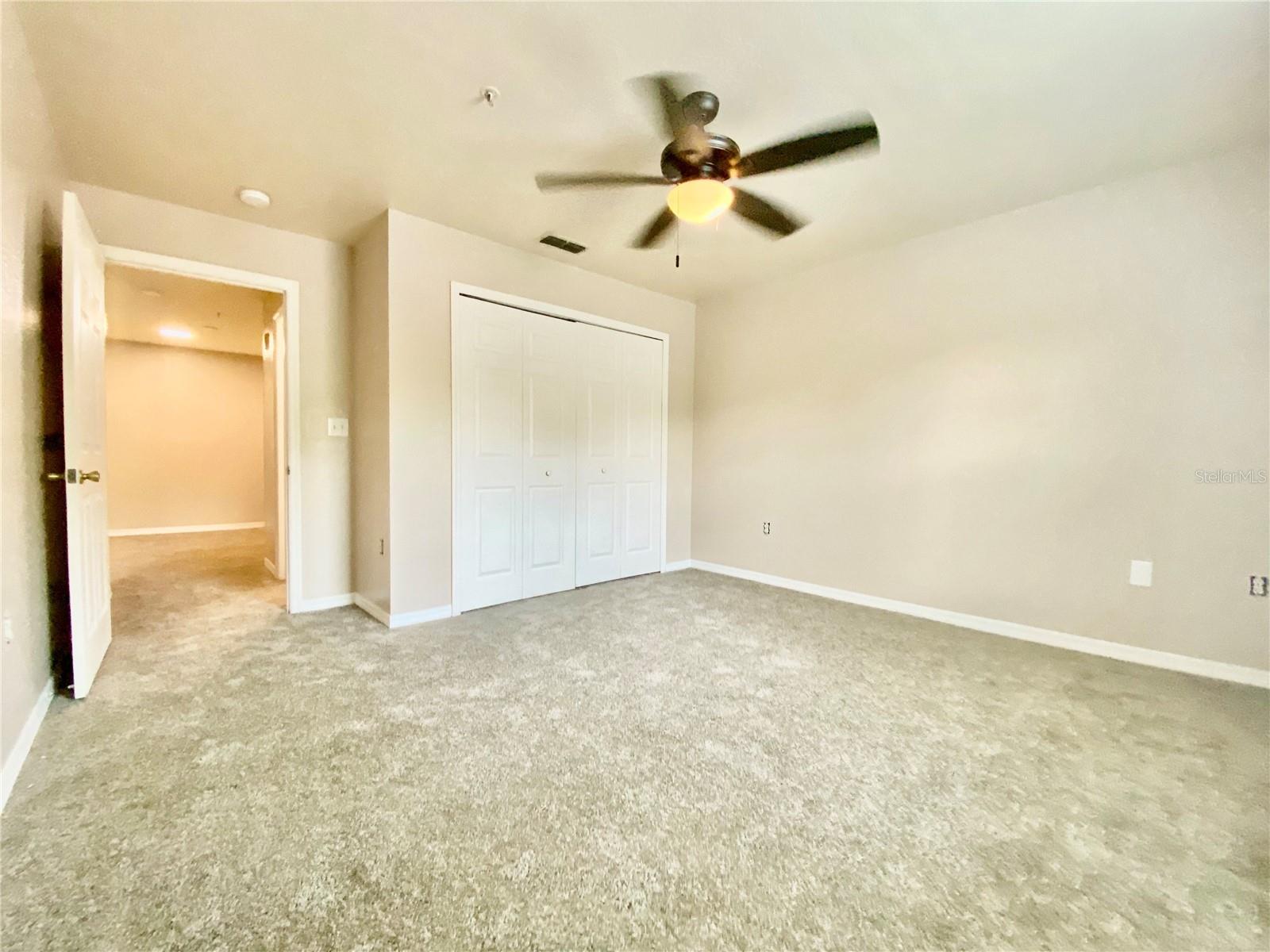 Image 19 of 22 For 5459 Vineland Road 4204