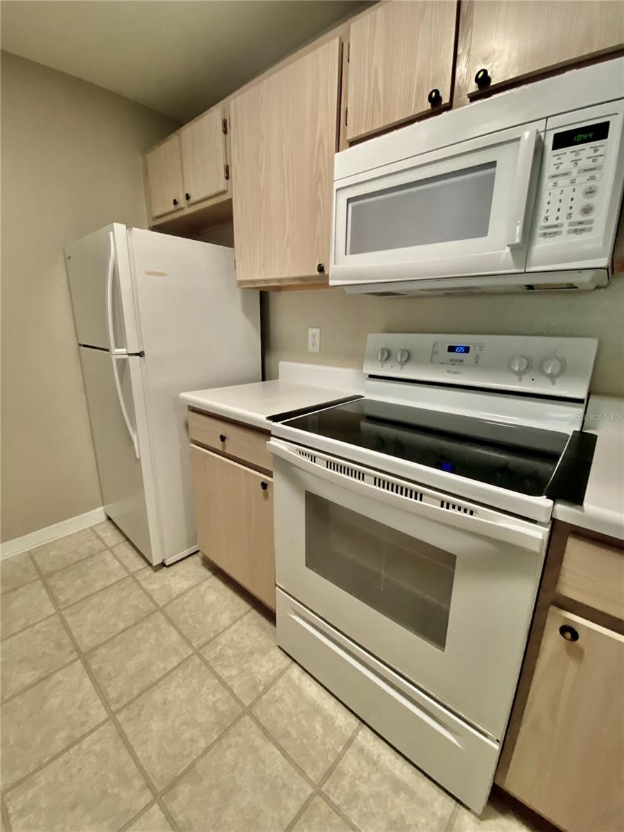 Image 4 of 22 For 5459 Vineland Road 4204