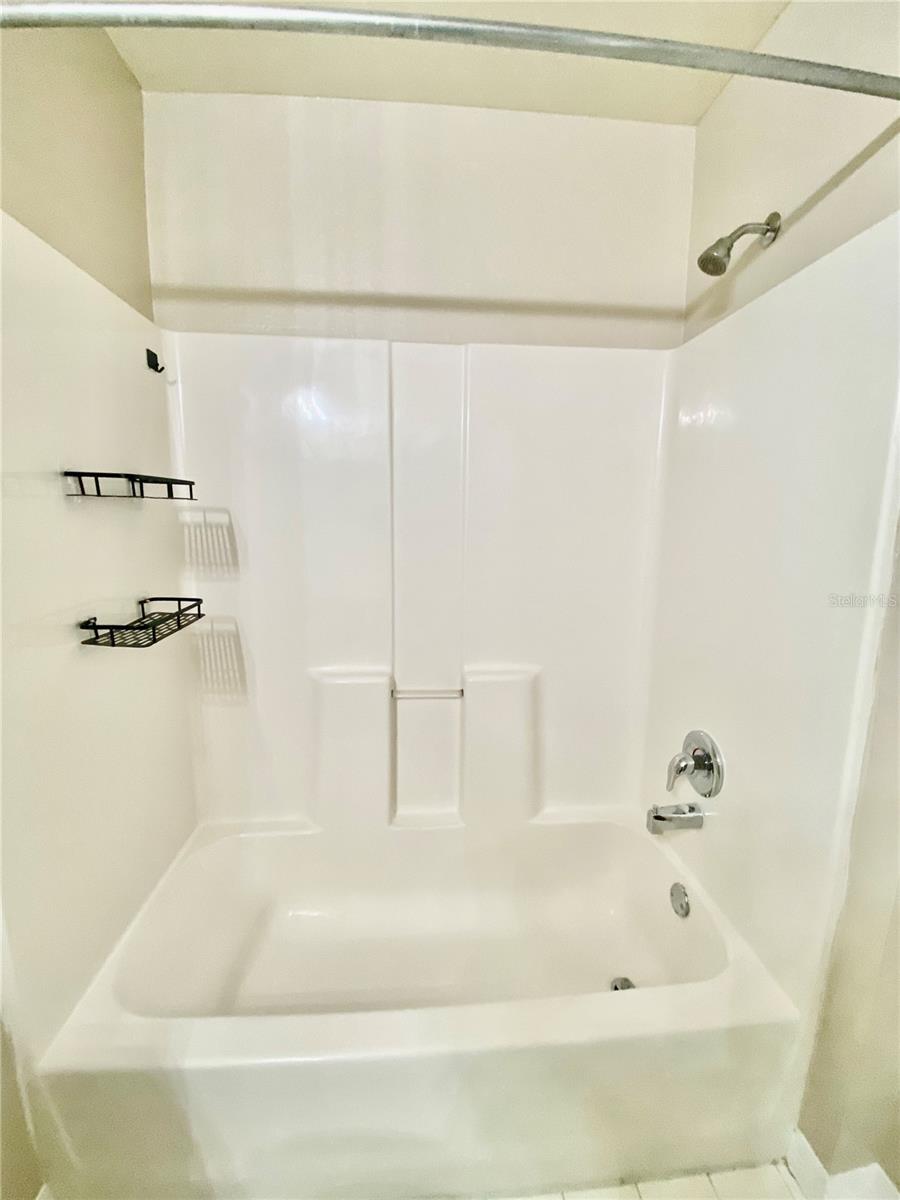 Image 9 of 22 For 5459 Vineland Road 4204
