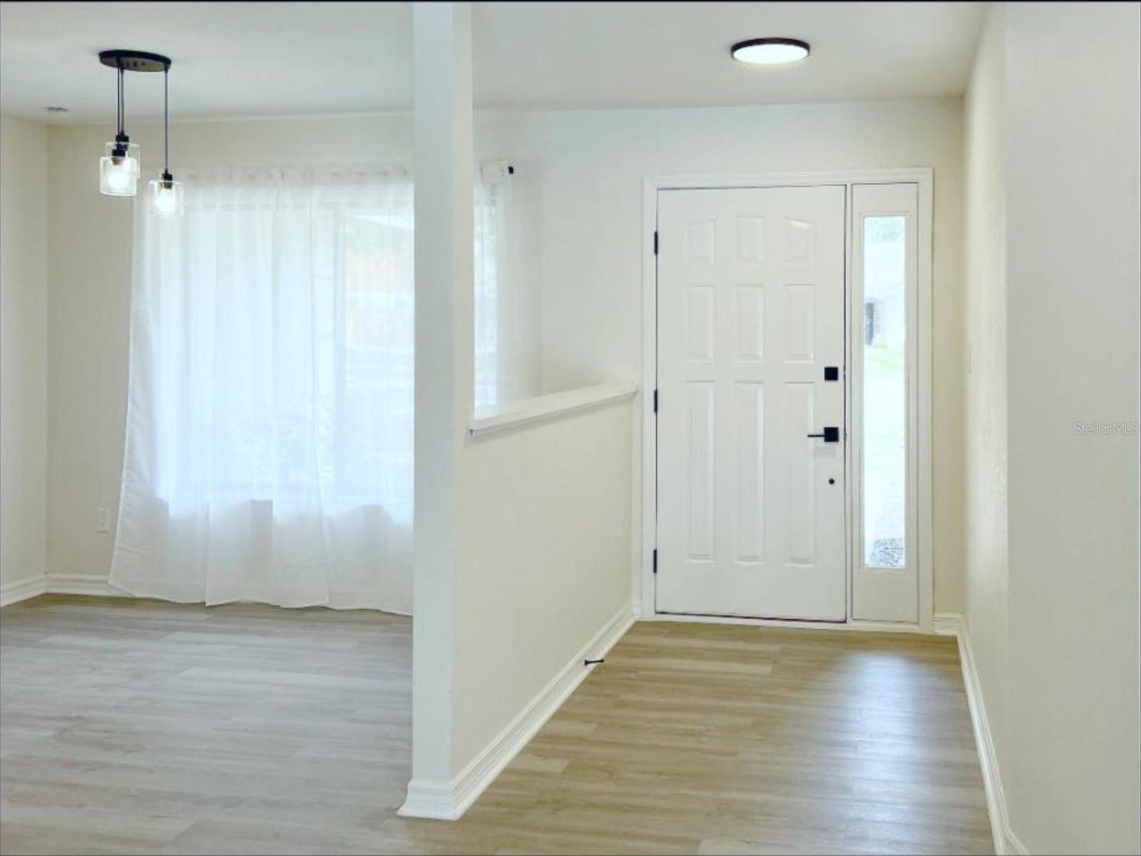 Image 3 of 32 For 965 Brentwood Drive