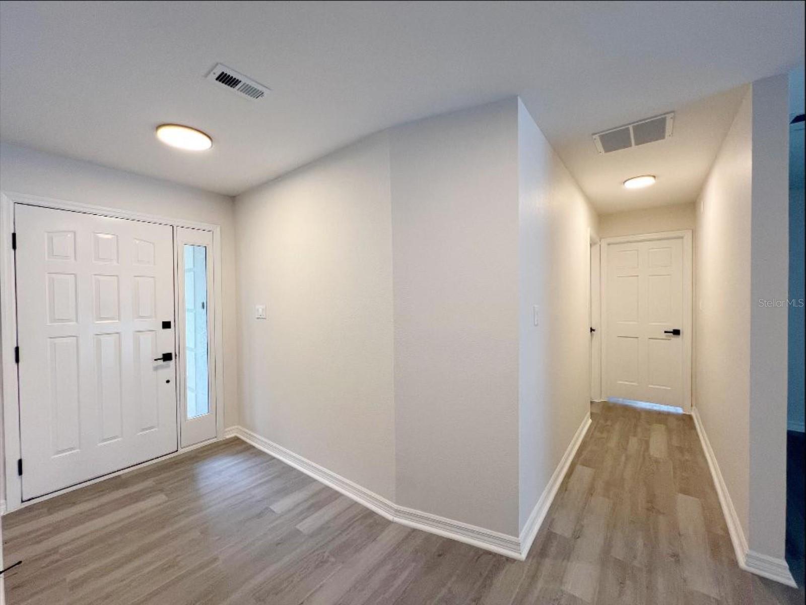 Image 4 of 32 For 965 Brentwood Drive