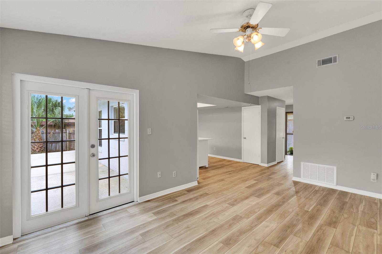 Image 12 of 33 For 840 Baybreeze Lane