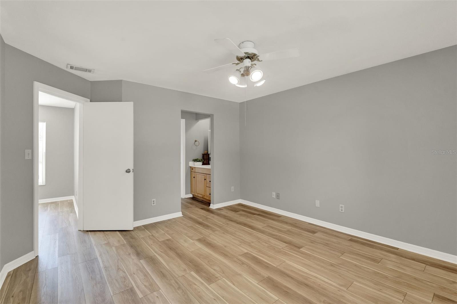 Image 19 of 33 For 840 Baybreeze Lane