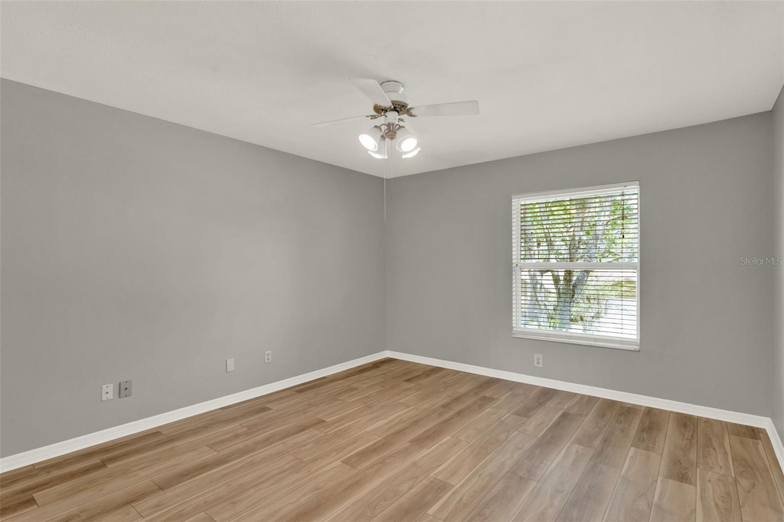 Image 26 of 33 For 840 Baybreeze Lane