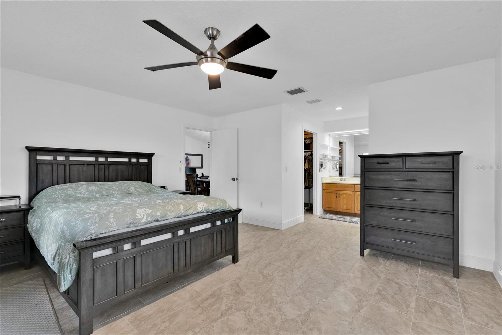 Image 19 of 42 For 969 Gran Paseo Drive