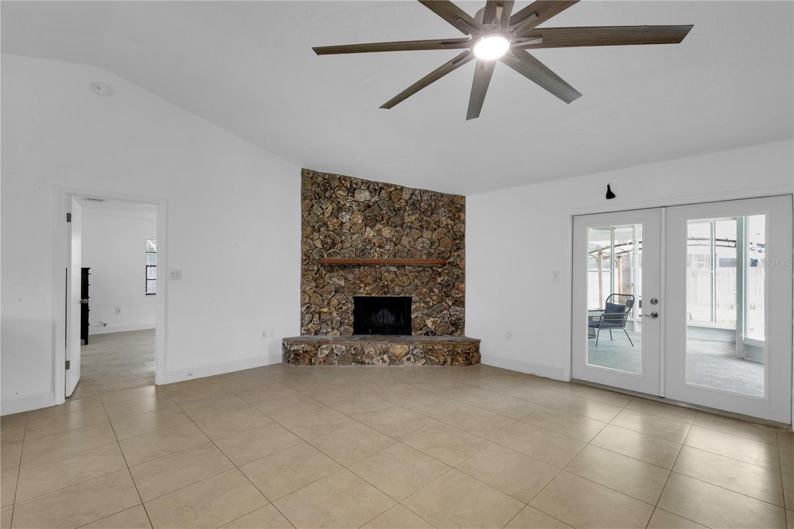 Image 9 of 42 For 969 Gran Paseo Drive