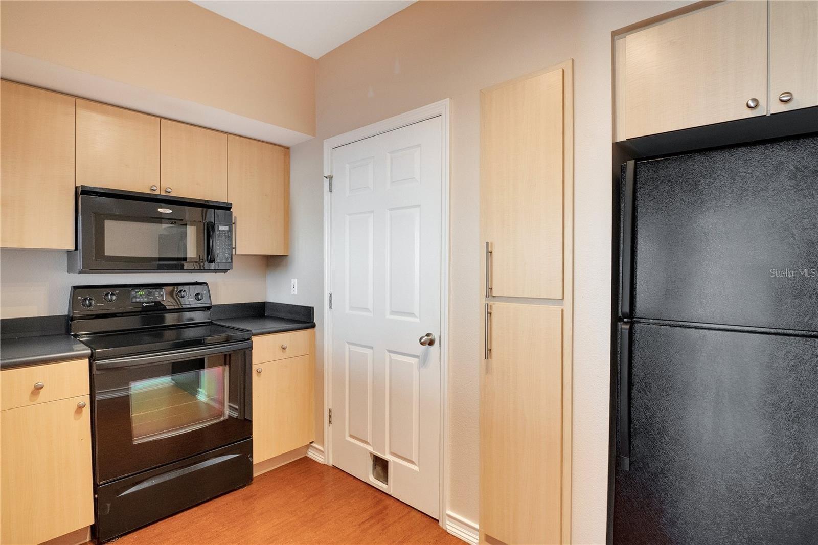 Image 11 of 38 For 322 Central Boulevard 1214