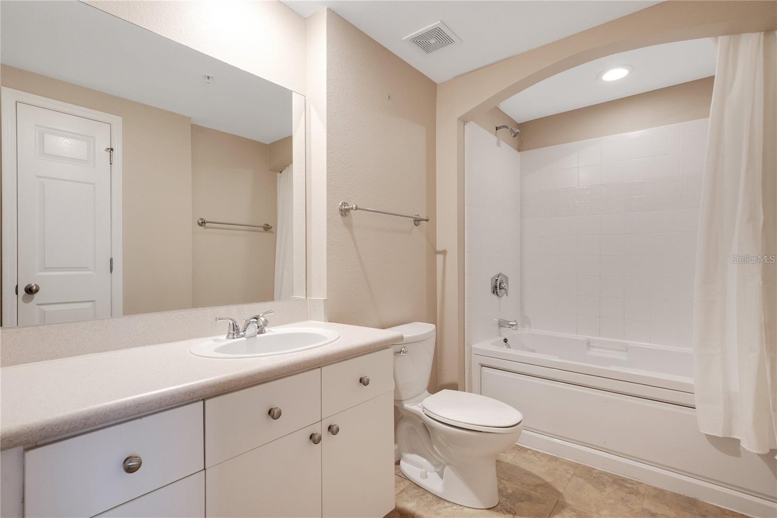 Image 16 of 38 For 322 Central Boulevard 1214